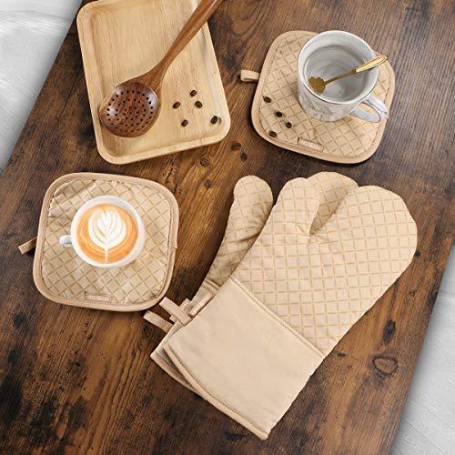 KeShi Kitchen Oven Mitts Set, Oven Mitts and Pot Holders, Heat Resistant with Quilted Cotton Lining, Non-Slip Surface 4 Pieces for Cooking, Baking, Grilling, Barbecue (Gray)