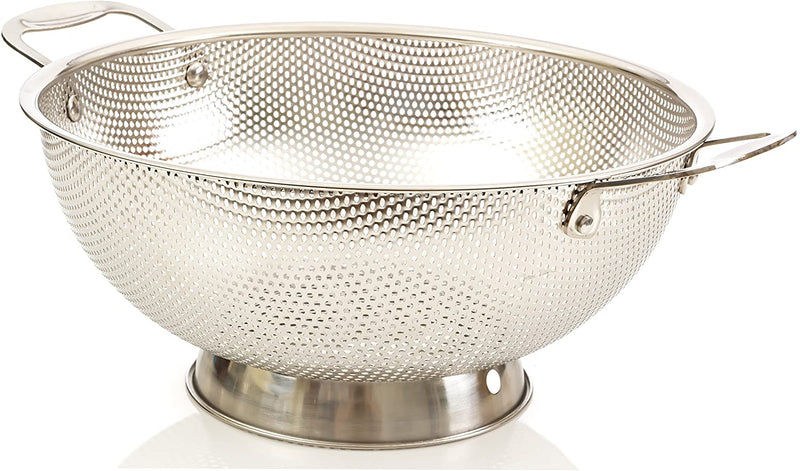 CIA Stainless Steel Micro-perforated 4.7 Liter Colander - Professional Strainer with Heavy Duty Handles and Self-draining Solid Ring Base